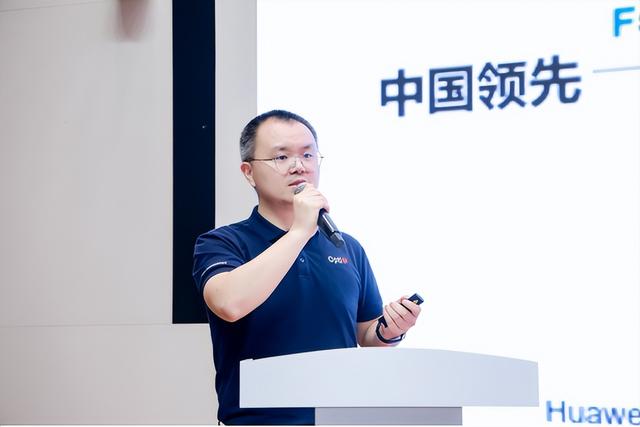 人工智能“职教百强”院校长走进华为，共探职教数智化转型新路径