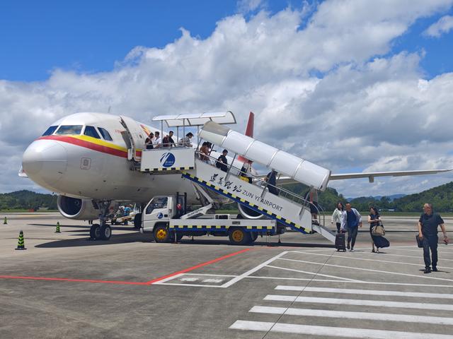 11月1日起，从遵义新舟机场进出港可享多重福利！