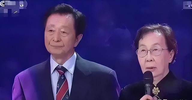 86岁宋世雄现状：定居北京老到认不出，托举儿女成才后却都在国外