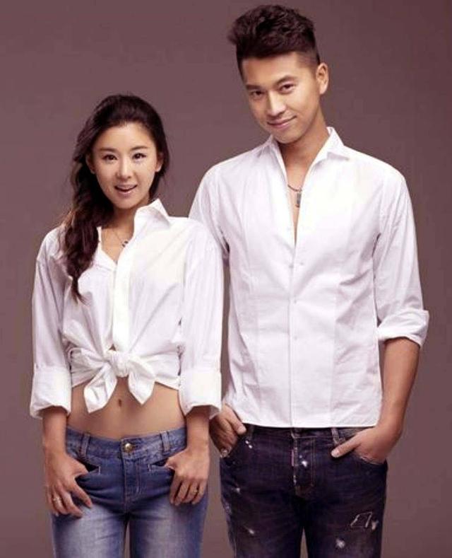 40岁李小萌北京逛街，开五六百万劳斯莱斯，王雷大连富二代不差钱