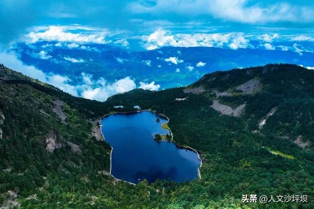 百万职工游巴蜀 | 重庆高铁直达的17℃夏天，高山湖泊 × 温泉瀑布×火把节！趁现在人少赶快冲！