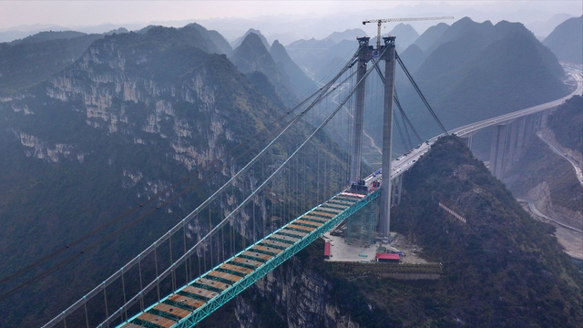 中国建成世界第一高桥，引起美国内讧，议员怒喷：我们只会搞破坏