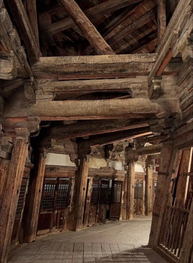 梁思成战火中到访的山西小城，藏着中国古塔界的终极神话