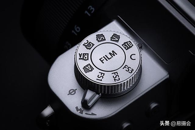 富士正式发布X-T30 III和XC13-33/F3.5-6.3OIS套头 套机售价8100元