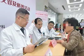 70%卵巢癌患者发现即晚期！女性绝经后也要重视妇科检查|第医线图片