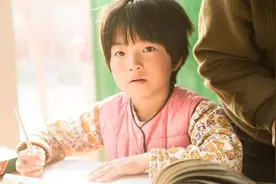 我57岁中学老师，两个同事改行如今辛苦打工，现状让人感慨万千图片