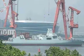 第二批055加速赶工，巨舰塞满造船厂，西方再次惊叹中国速度图片