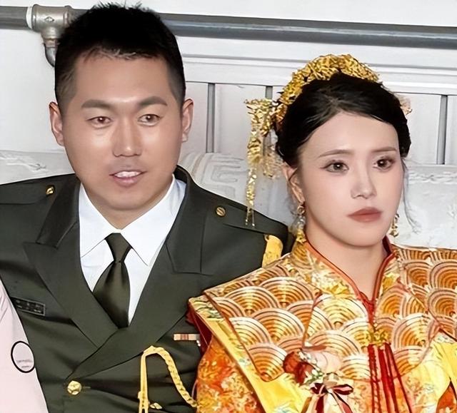 最帅升旗手张自轩大婚不到24小时，荒唐一幕出现	，新娘受无妄之灾