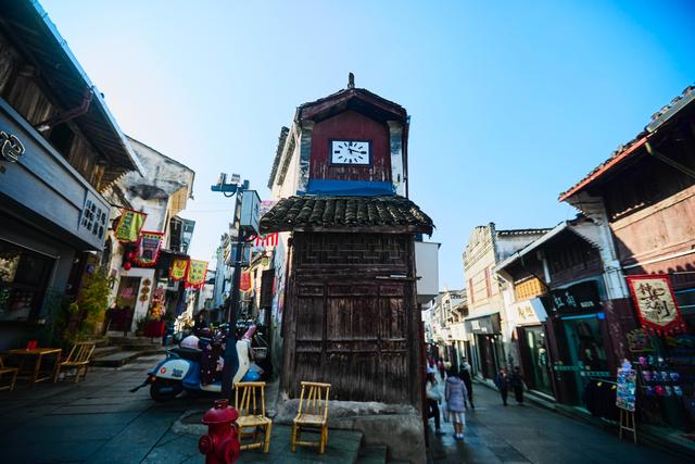 黄山歙县徽州古城，感受古城的非遗文化，邂逅一条“活着”的大鱼