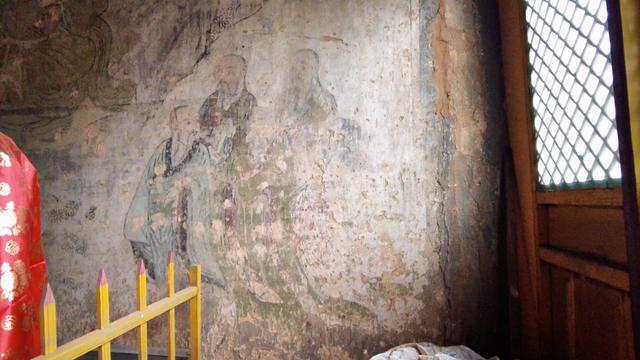 洪洞商山庙：让看让拍不让修复，一座古建，两层壁画