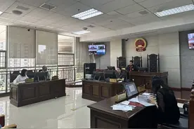 上海爷叔“黄昏恋”转重庆女友141万元！分手后，两人对簿公堂图片