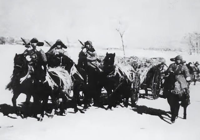 1950年，5000土匪包围解放军，匪首听错哨兵一个字，我军化险为夷