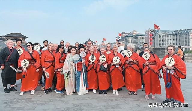 政策加持五一假期，边境口岸热闹，中俄跨境旅游持续走热