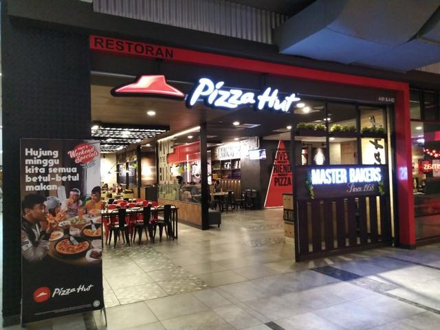 英国必胜客关店过半！自助餐拖垮老牌巨头，年轻人为何不再买单