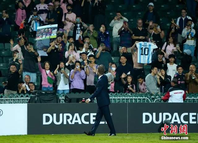FIBA球员席位置全解析:那片神秘区域藏着多少篮球规则秘密?