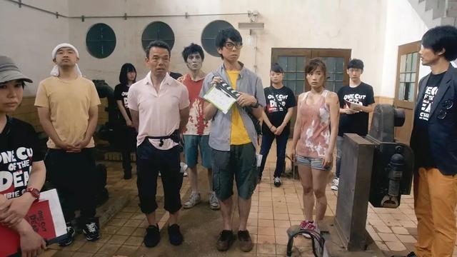 15万成本，演员边拉屎边化妆，导演全家当人肉摇臂，炸出票房传奇