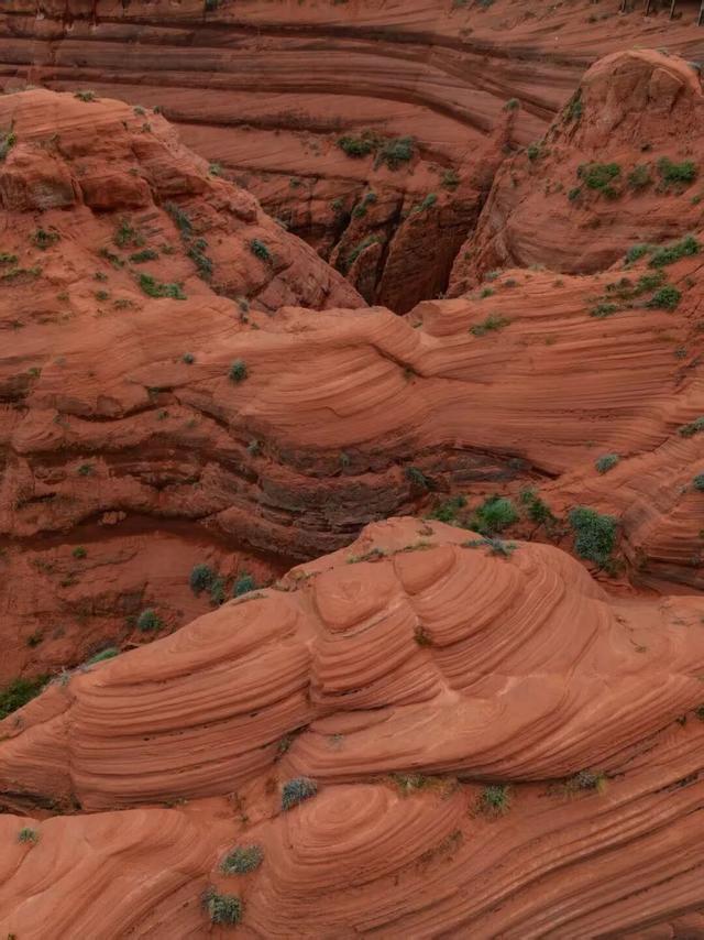 国家地理权威认证！靖边波浪谷入选“中国最美丹霞挑战者榜”