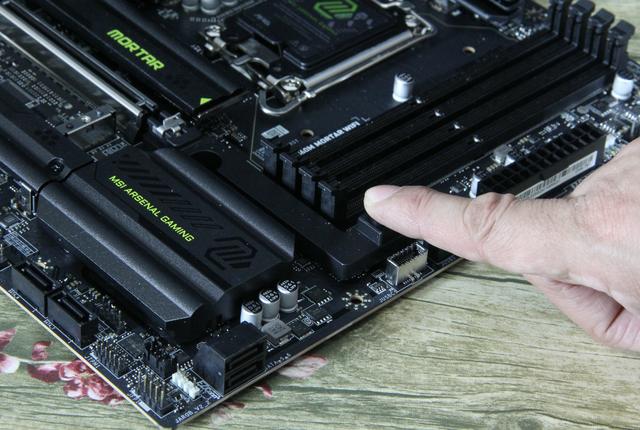 全能选手登场！Intel酷睿Ultra5 230F联手微星B860M迫击炮