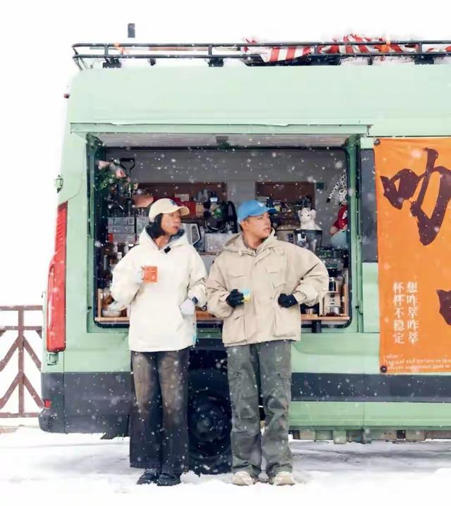 新世代旅行图鉴：边玩边赚月入五万？年轻人重新定义“在路上”