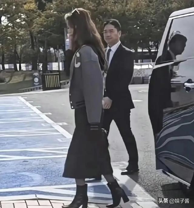 这次，章泽天终于不再顾忌所谓的体面，没给刘强东留“一丝体面”