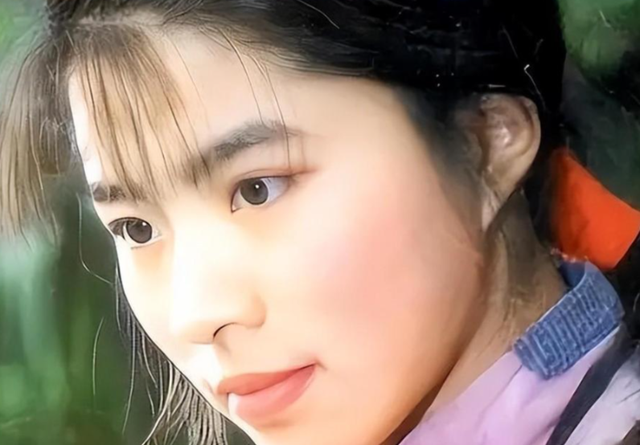 《生万物》3个土掉渣“老婆子”，年轻时美貌无双，颜值不输杨幂