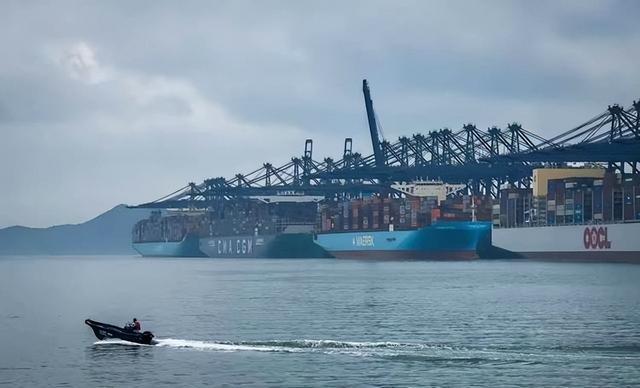 如果中国拦截美国售台武器，天会塌下来吗？会，但那是美台的天！