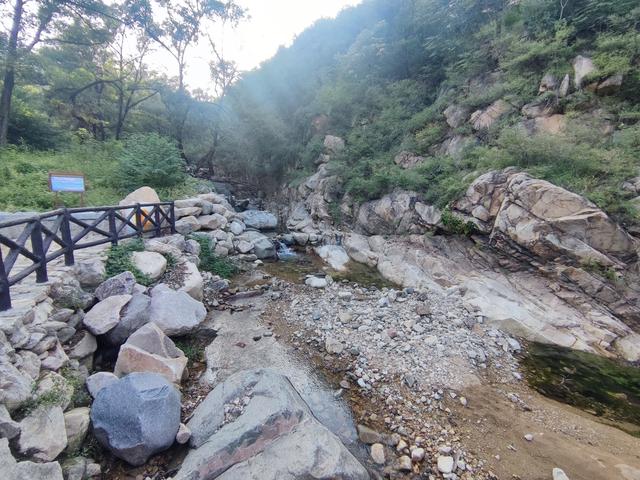 泰山东御道，从景区入口到检票口沿路风景