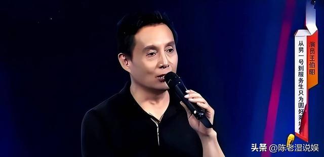 他被谢霆锋打成重伤，发妻6次流产绝情离开，如今街头卖卤肉为生