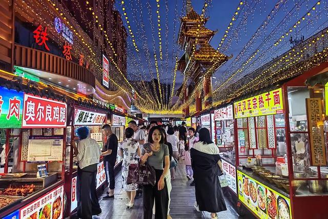 醉美夜聊城①丨来夜市，逛吃逛吃~
