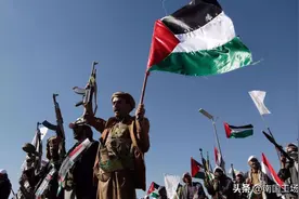 替大哥伊朗报复，也门胡塞给182000人发枪发导弹，以军大麻烦来了图片