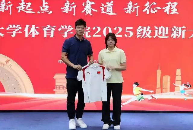 远离“造神”陷阱，央视新闻报道，揭开了18岁全红婵“真实现状”