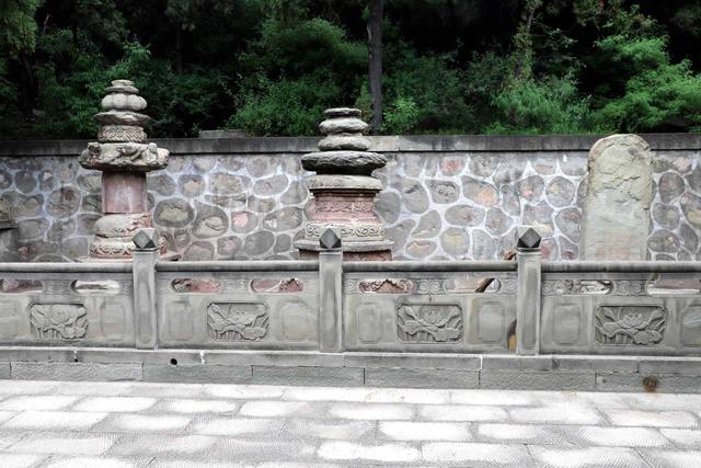 卦山天宁寺塔林——交城