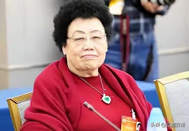 京圈四大富婆，身价过百亿，出门私人飞机，甚至坐拥北京一条街