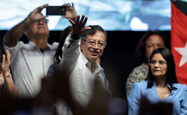 毒品战争还是政权更迭？美军再次袭击毒船，特朗普称与贩毒冲突中