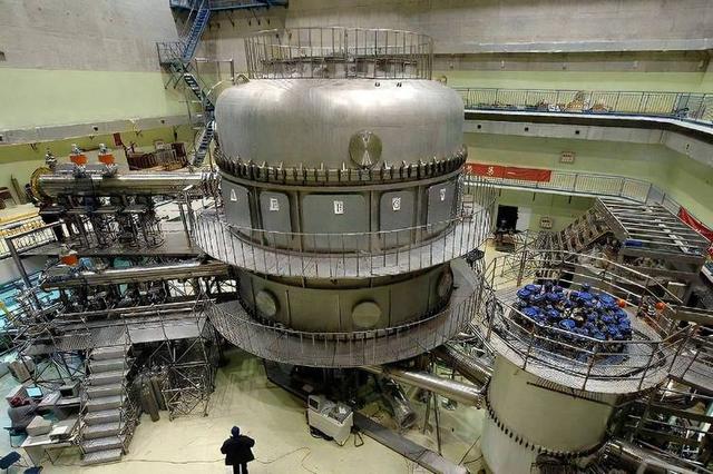 或终结石油时代！中国核聚变迎来大突破，一升海水抵300升汽油