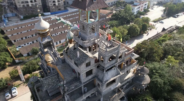 广西网红“怪楼”打卡攻略！一农民砸2000万亲手打造！