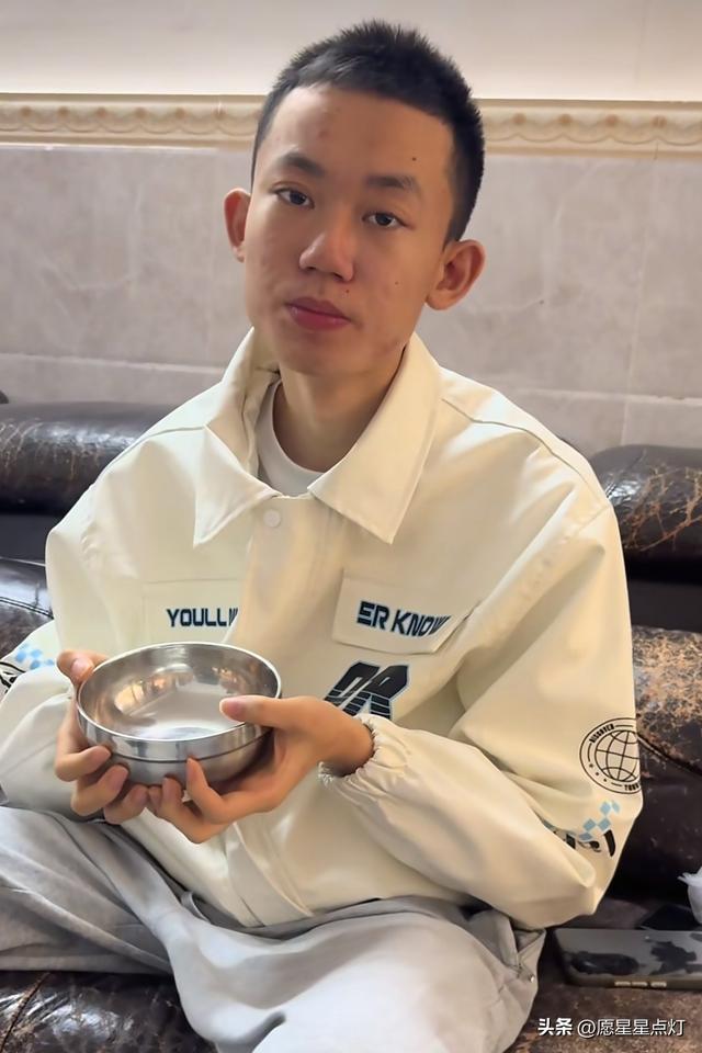 泪目！广东20岁王帅去世，医学解决不了他的痛苦，他选择自我解决