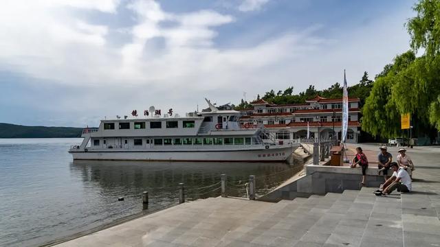 镜泊湖风景区:镶嵌在北国的明珠