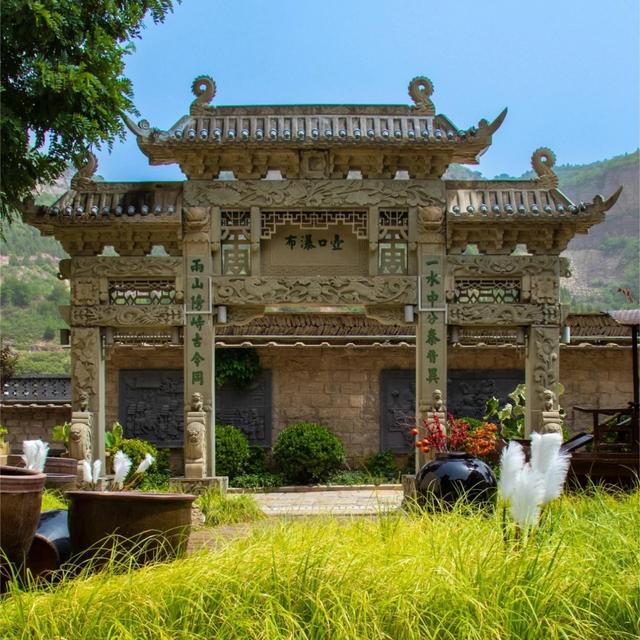 我是上海人，逛壶口瀑布见彩虹，晨时阳光好，观瀑壮观更清晰