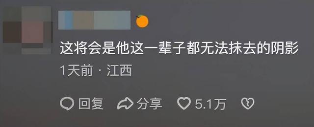 男孩被亲爹独自扔在新疆国道，亲妈徒步寻找摩友好心帮助却遭阴阳