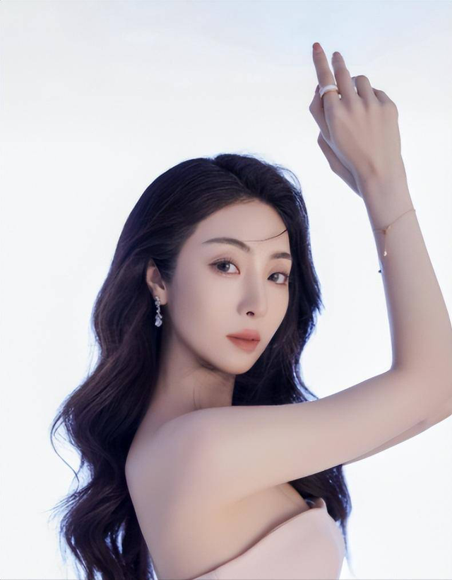 “买英国精子生3娃	”的山东女人，8年后现状曝光！如今她后悔不？