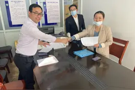 奖金莫名其妙“腰斩”，告赢了！12000元拿回来！图片