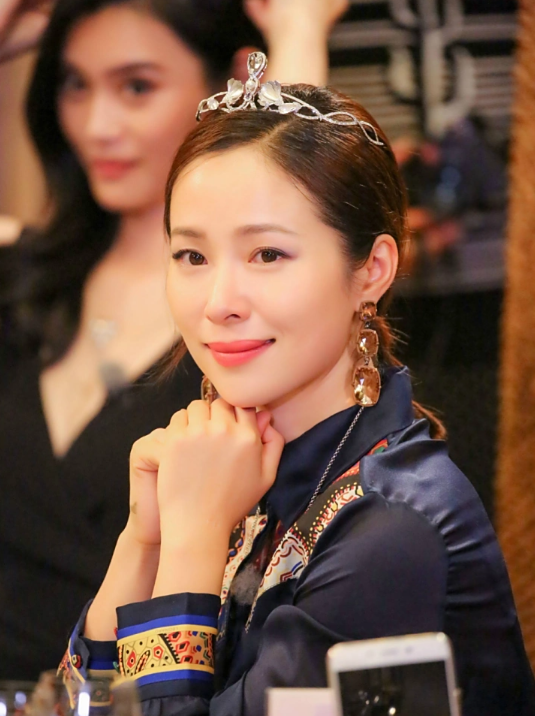 官宣离婚不到24小时，江一燕被扒底朝天，隐婚生女只是冰山一角