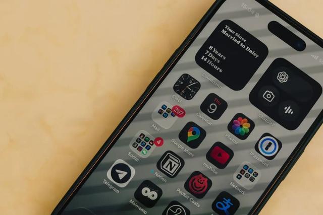 入手iPhone17后，我们还买了这7个好用的配件