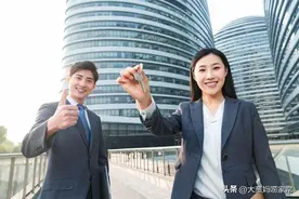 侄子结婚，我正愁拿不出礼钱却收到四笔转账，得知原因我泪流满面图片