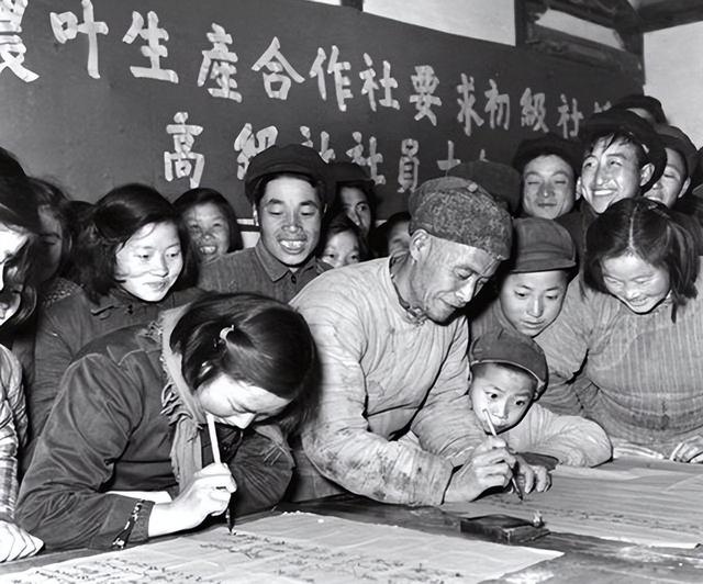 她从大队书记到中央候补委员，84年被开除党籍，退休后住进深山中