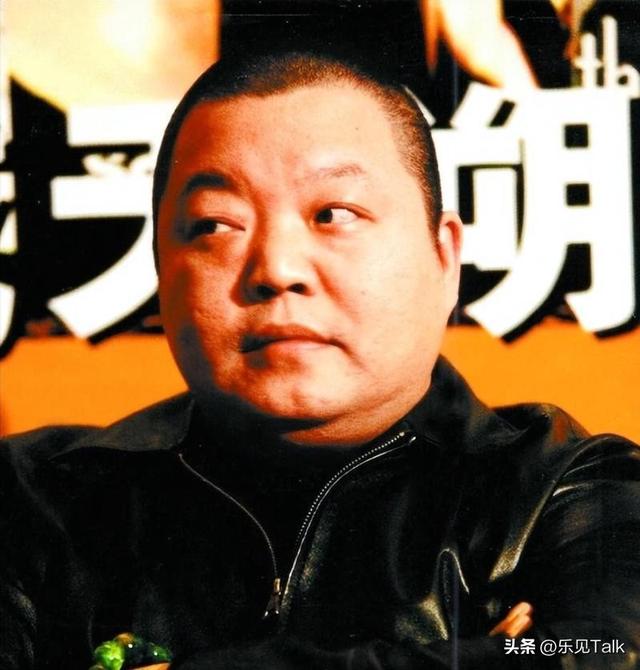 连上5次央视春晚，私下和恩师同居，却被骗流产，如今57岁仍单身