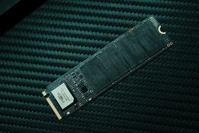 海康存储PCIe 5.0固态硬盘，C5000马甲版开箱，速度快、散热强