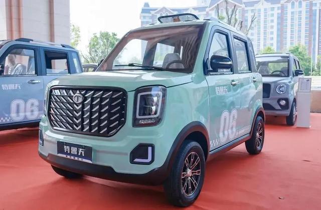 60岁以上没有驾照的人，可以开哪些代步车？交警:这3款安全可靠