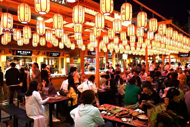 敦煌夜市点亮消费新场景